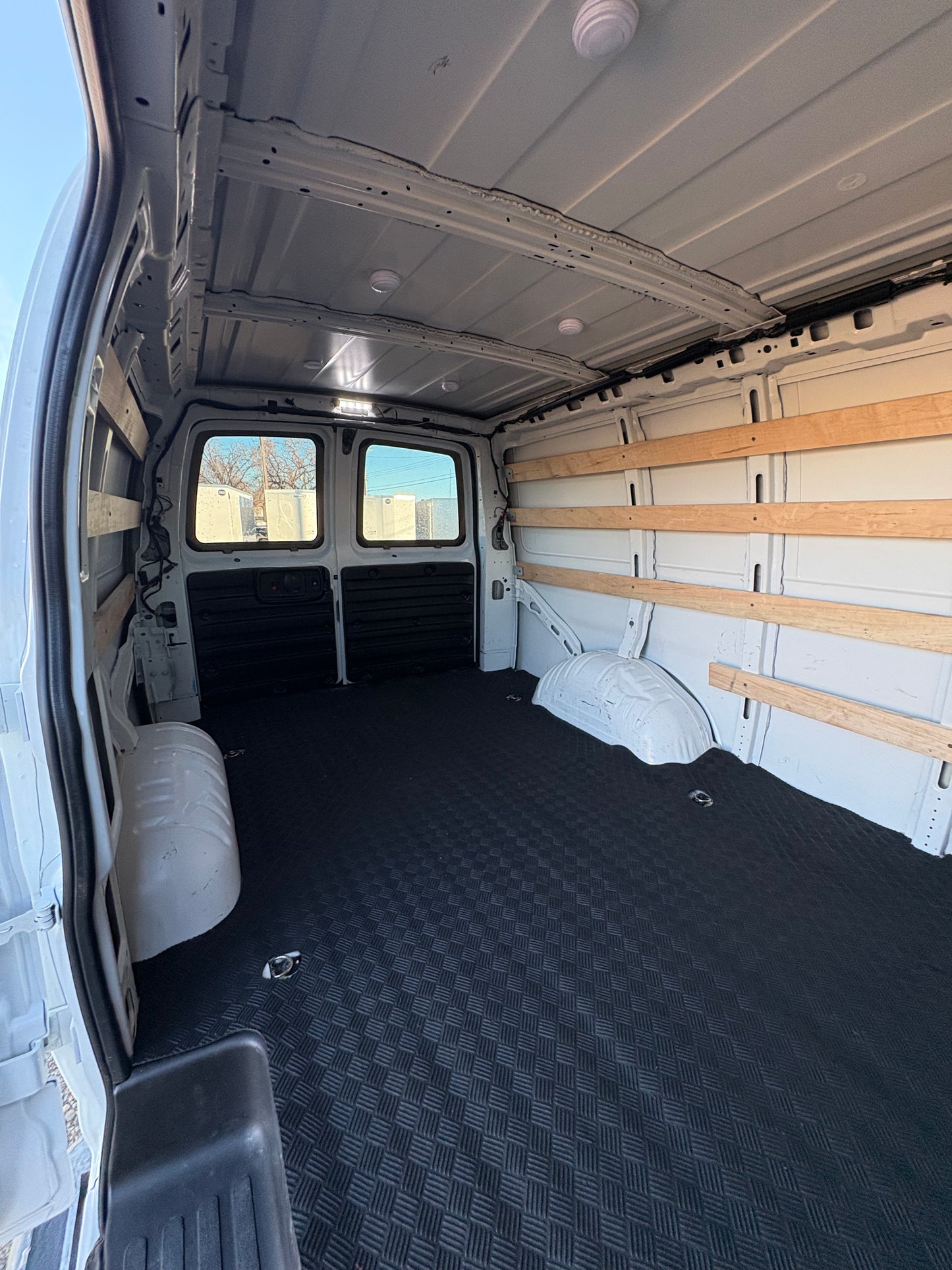 2023 GMC 2500 Cargo Van