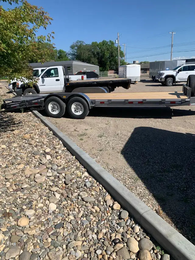 New Mustang Lowboy 22’ Flatdeck Trailer