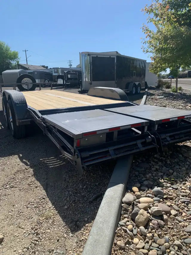 New Mustang Lowboy 22’ Flatdeck Trailer