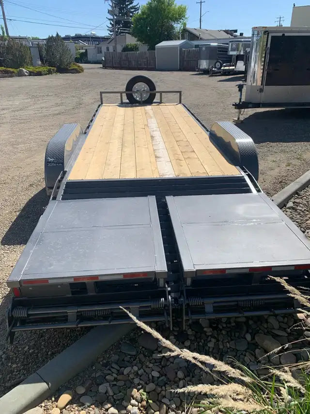 New Mustang Lowboy 22’ Flatdeck Trailer