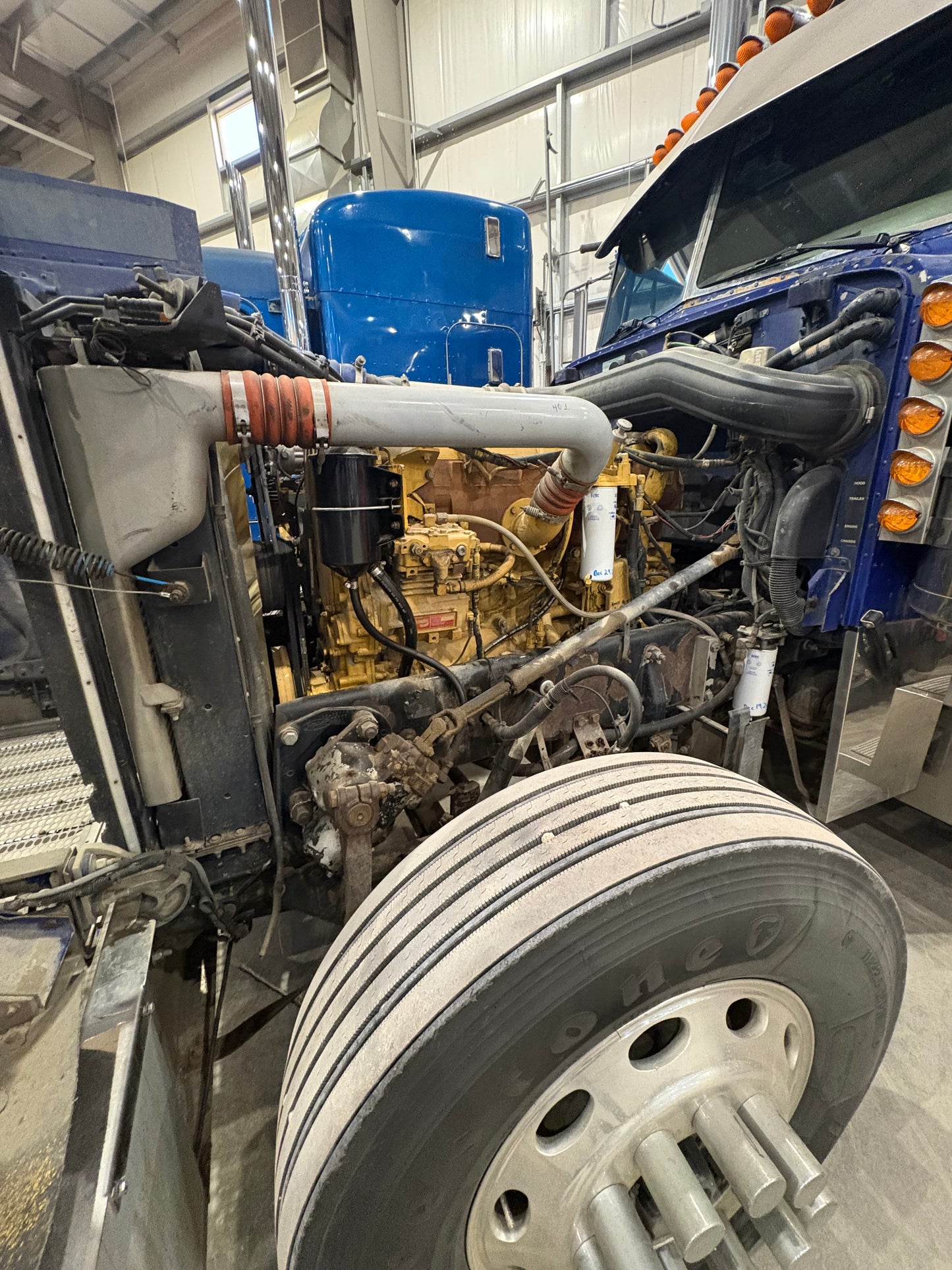 2003 Peterbilt 379 Sleeper Truck