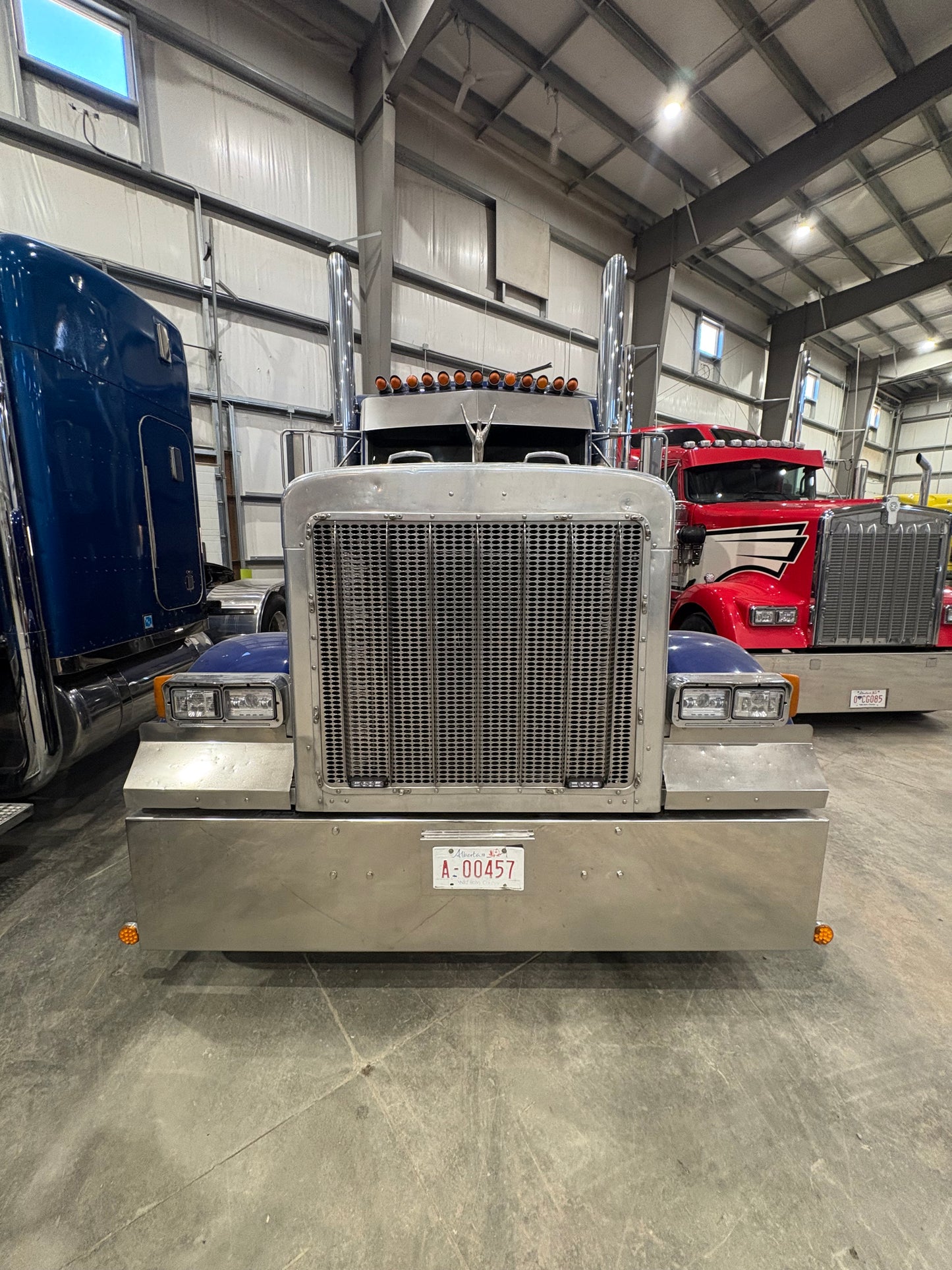 2003 Peterbilt 379 Sleeper Truck