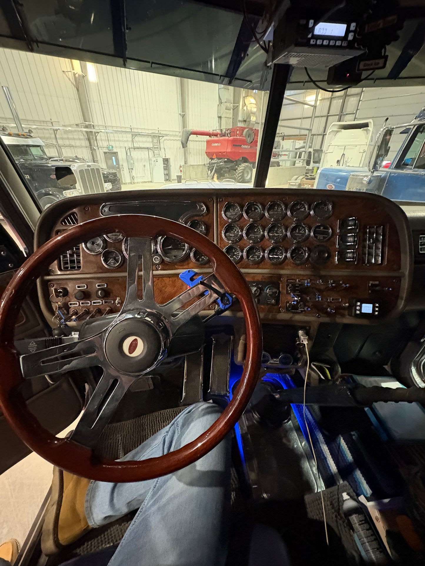 2003 Peterbilt 379 Sleeper Truck