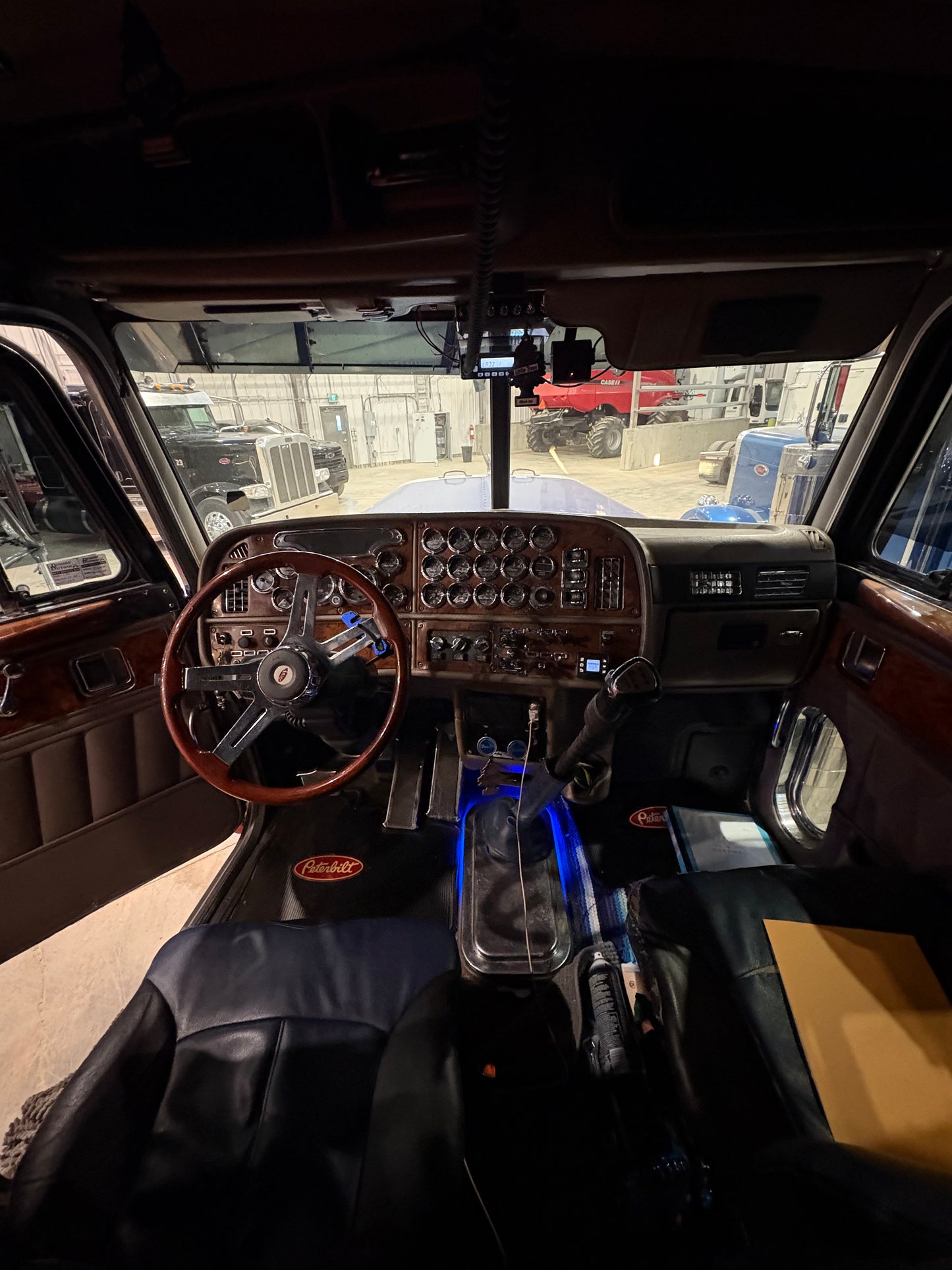 2003 Peterbilt 379 Sleeper Truck