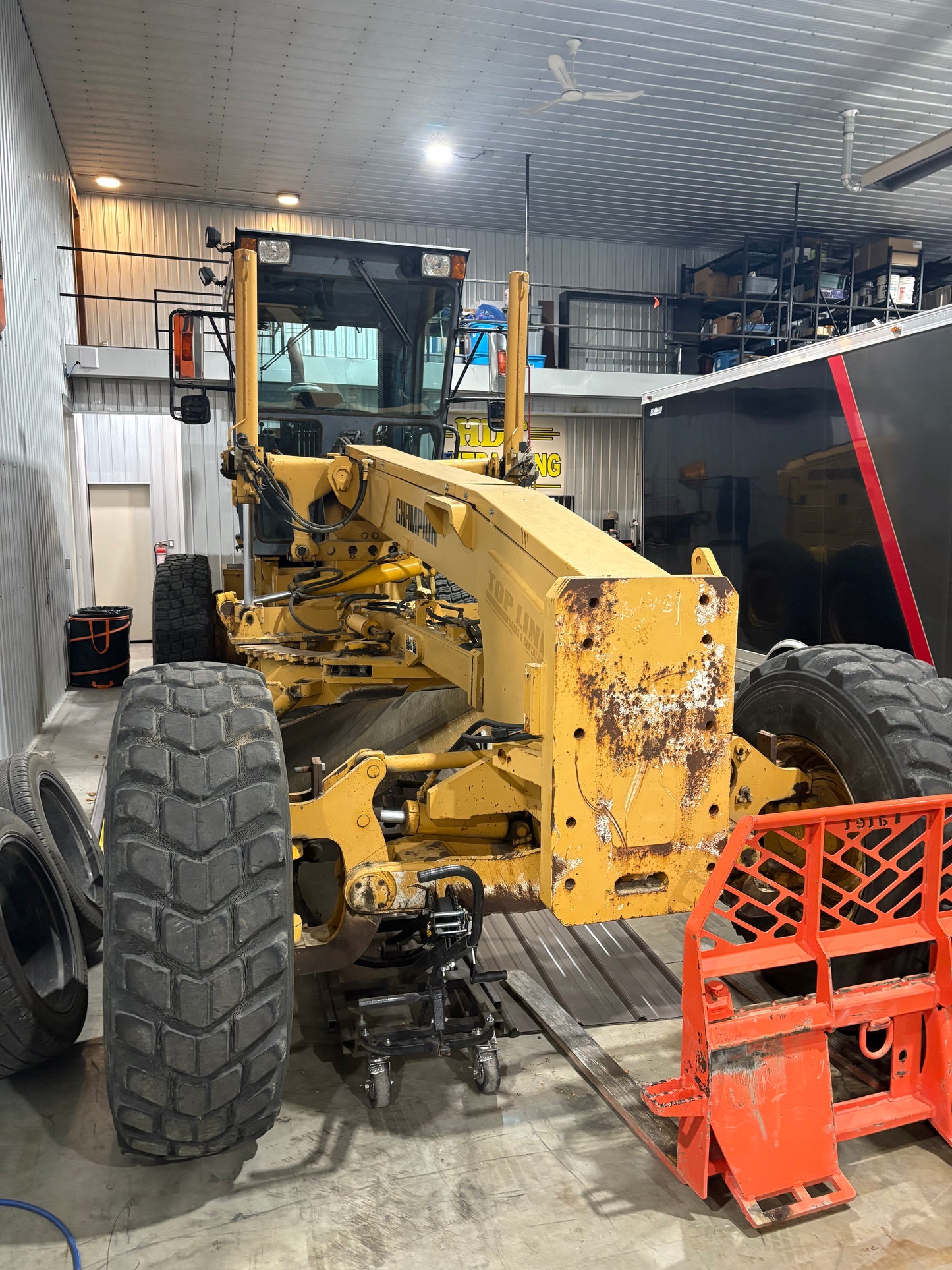 1998 Champion 740A VHP Grader